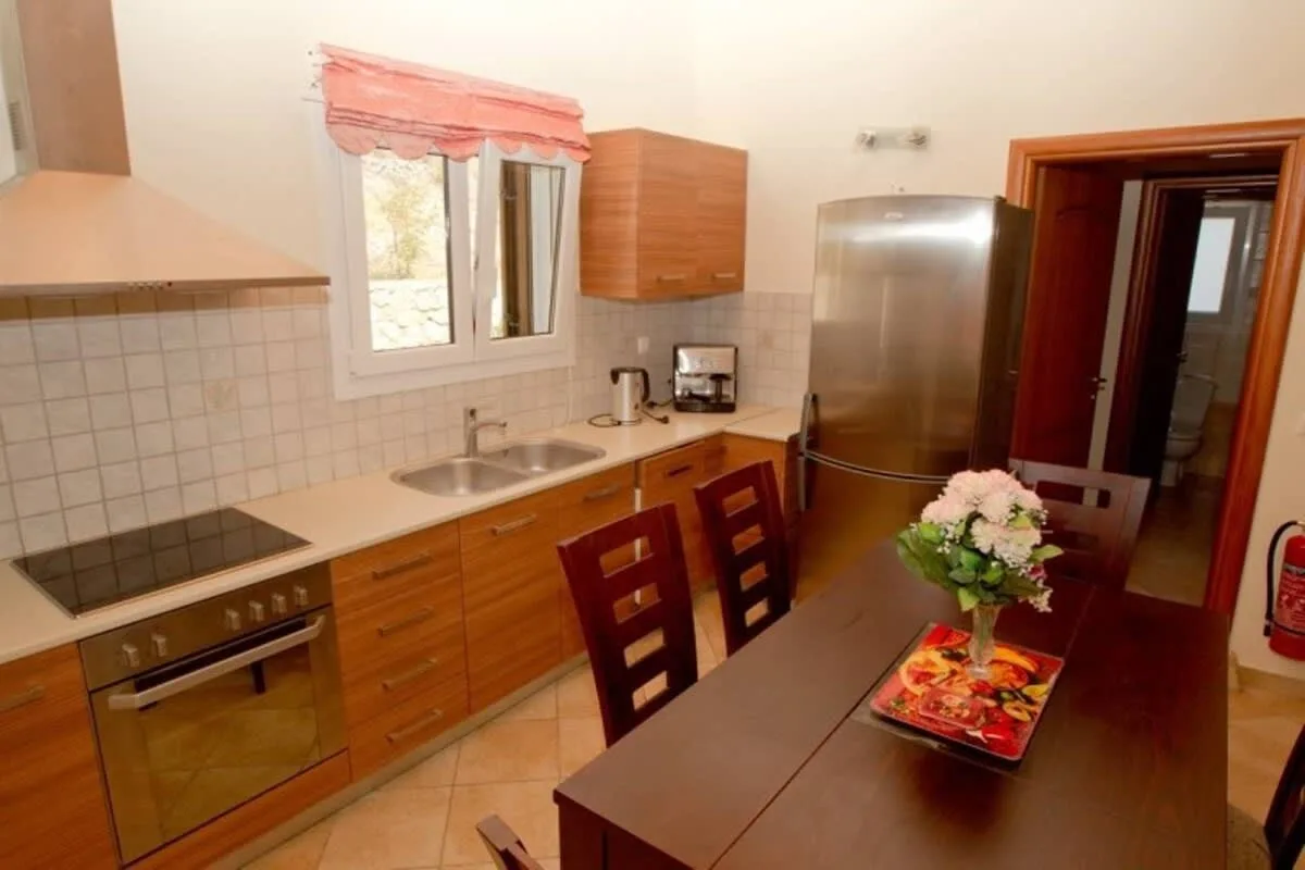 touching the sea- great villa with pool& kids pool photo 4