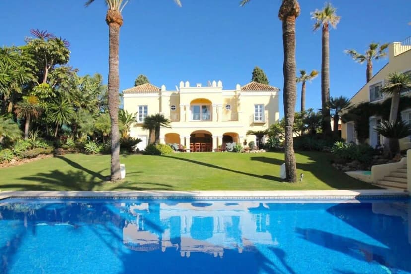 So Luxurious Catered Spoiling Estate Pools & Spa