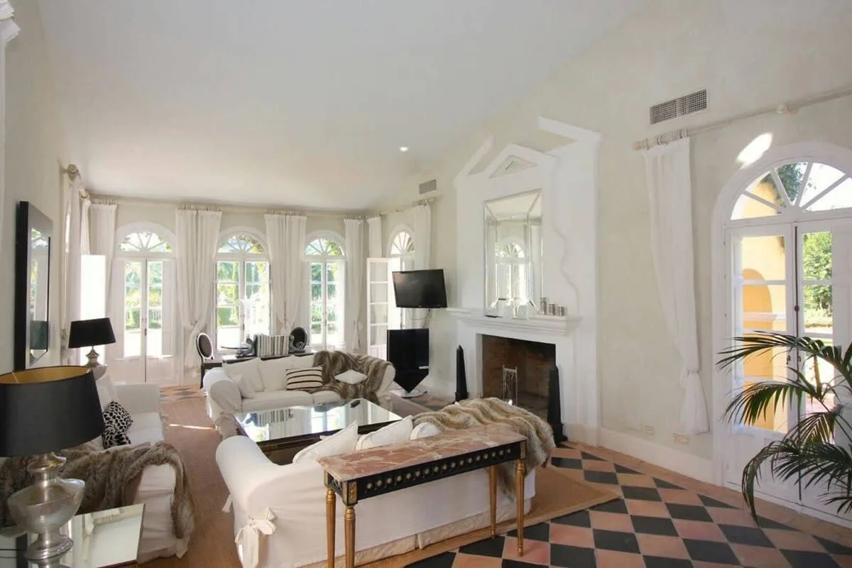 So Luxurious Catered Spoiling Estate Pools & Spa photo 2