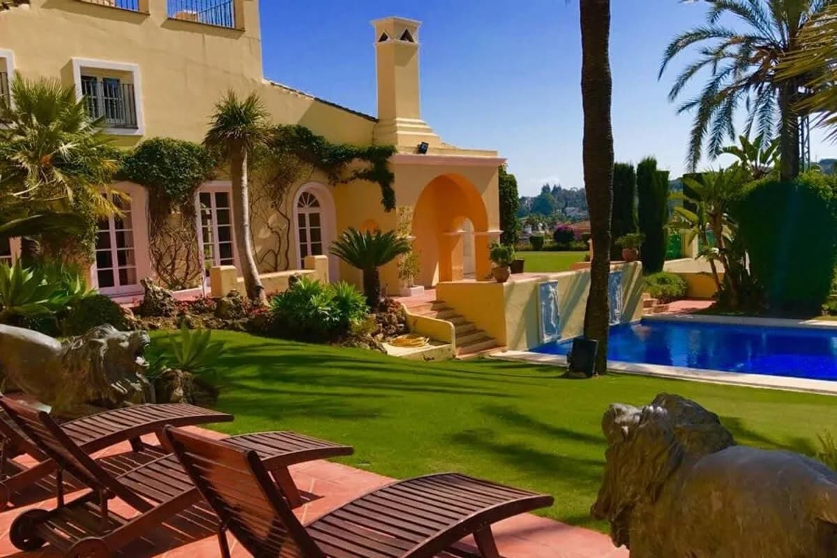 So Luxurious Catered Spoiling Estate Pools & Spa photo 5