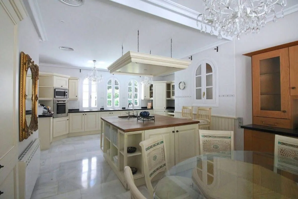 CHIC Spanish Villa pool & spa next to golf cours photo 3