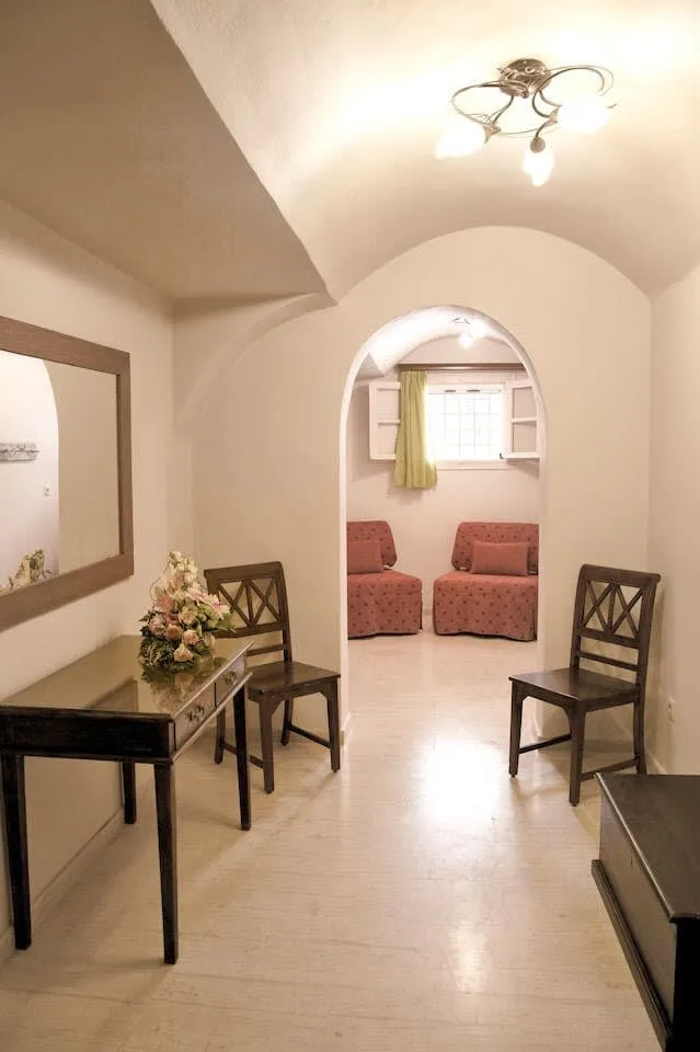 Nice studio with shared pool next to old port photo 5