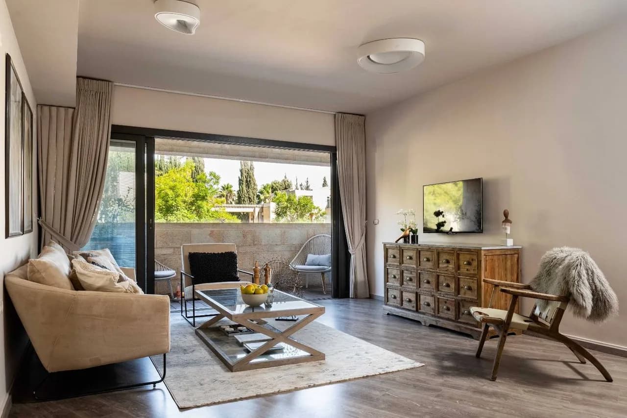 Most luxurious  5BR with pool next to the Mamilla photo 2