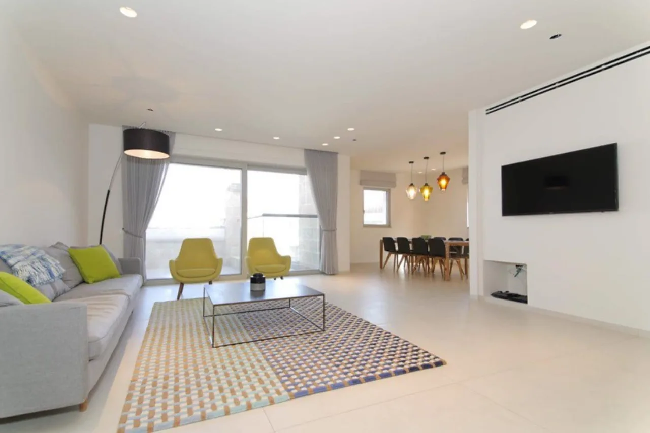 Fantastische Wohnung im King David Crown