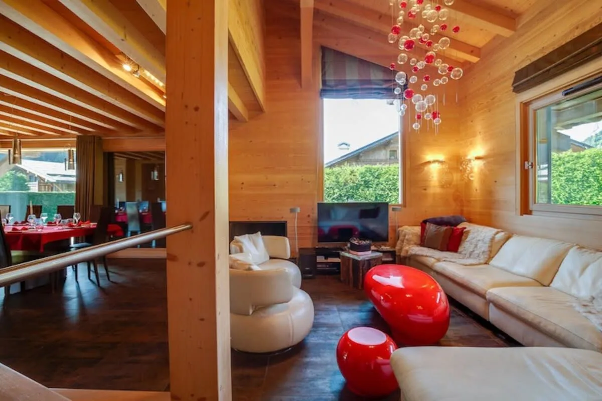 Magnificent Summer Sunshine Chalet photo 2