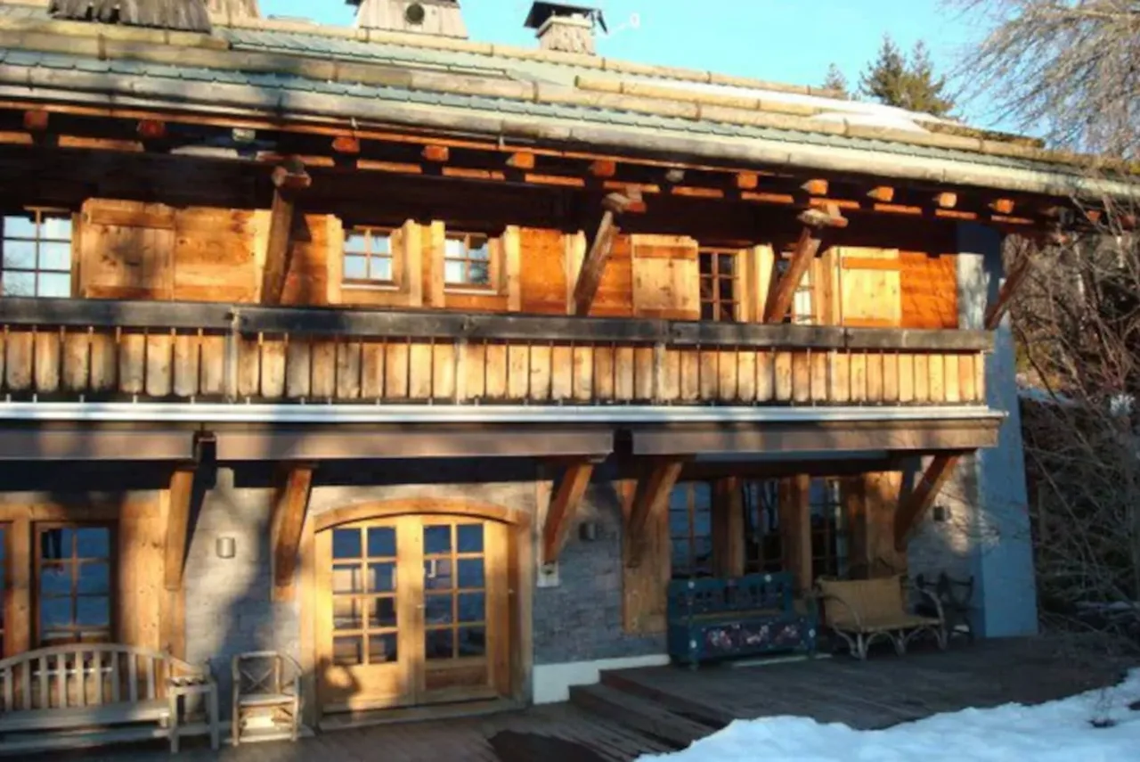 Prestige Aristocrat Posh Ski Chalet photo 4