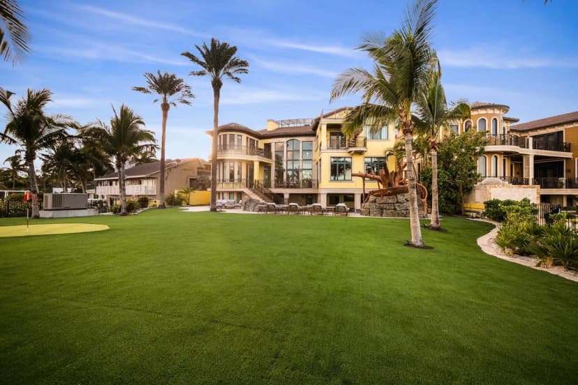 Lighthouse View House in Fort Lauderdale