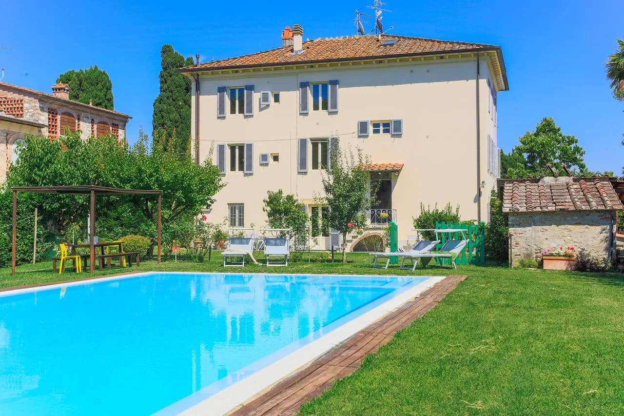 Historisches Herrenhaus mit Pool und exklusivem Garten