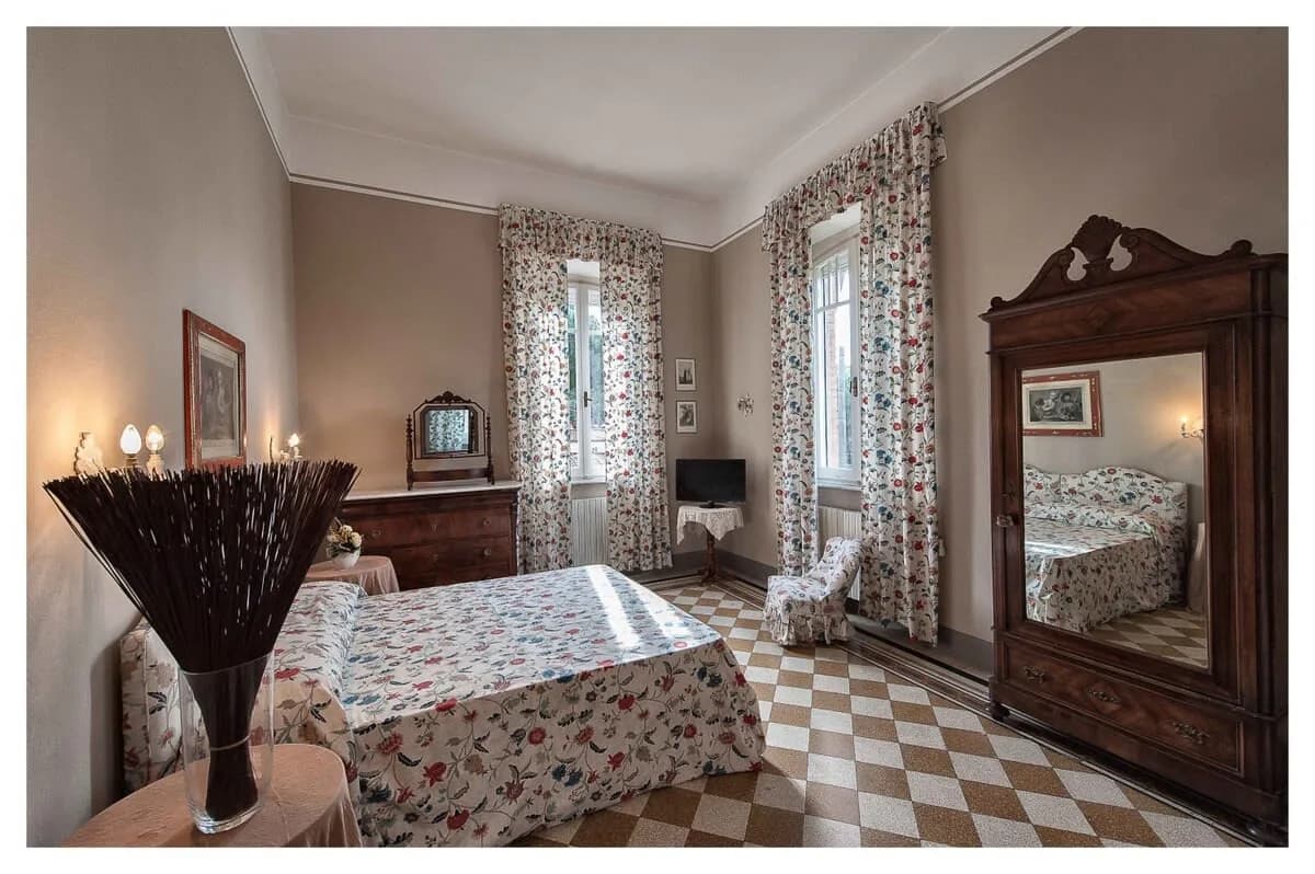 Wunderschöne Villa mit großem grünem Rasen in Strandnähe, Foto 2