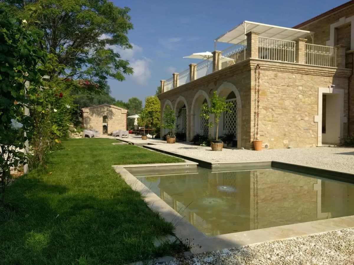 Schöne Villa im archäologischen Gebiet der römischen Zeit, Foto 2