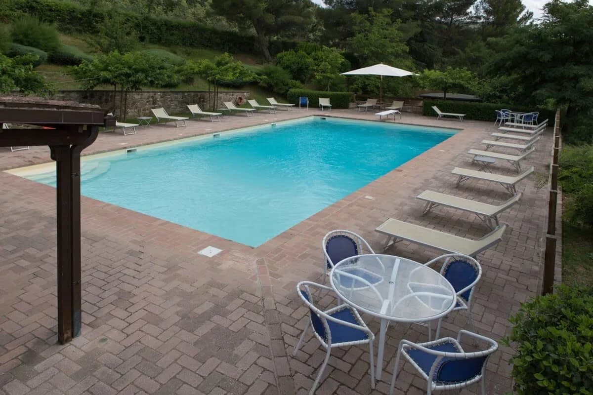 Klassische Backsteinvilla mit verrücktem Blick & Pool, Foto 2