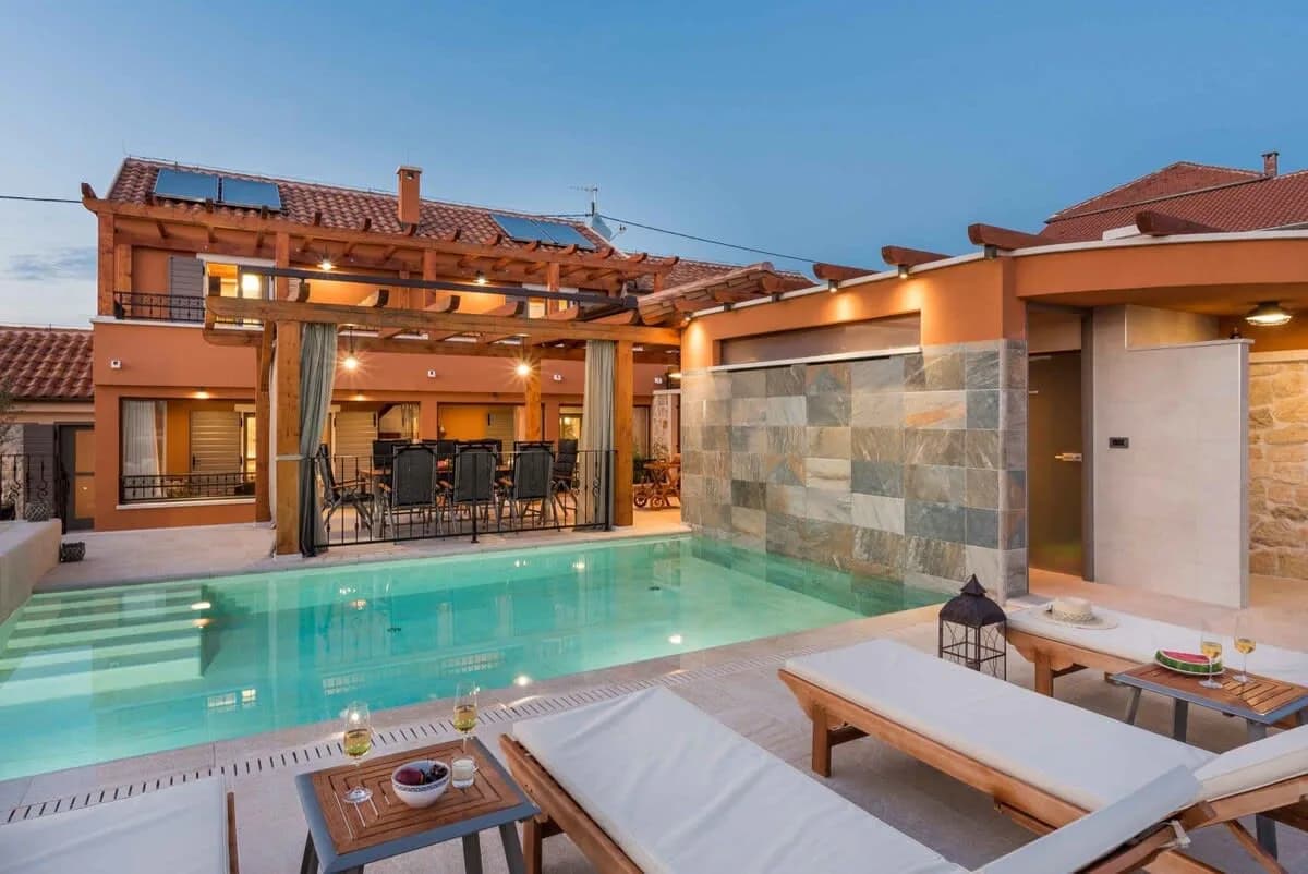 Villa de lujo renovada con piscina increíble, foto 2