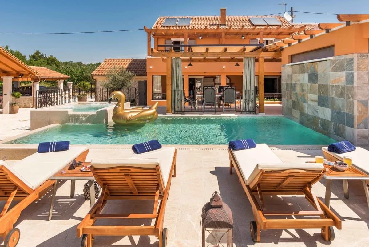 Villa de lujo renovada con piscina increíble, foto 3
