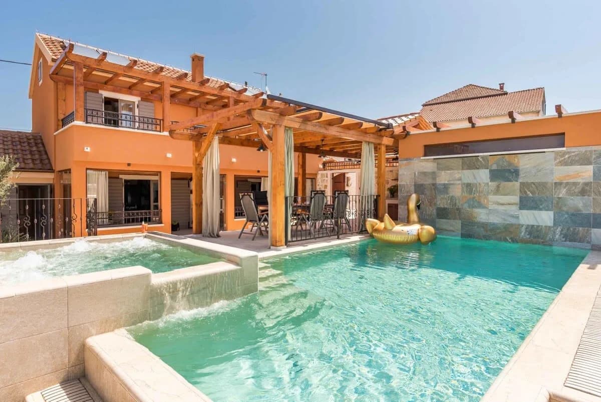Villa de lujo renovada con piscina increíble, foto 4