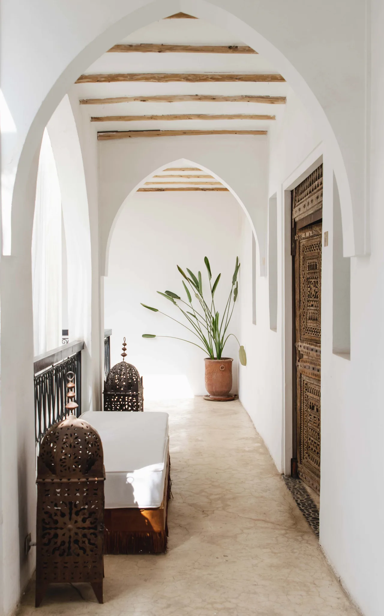 Most Refined Room With Arabesque Atmosphere photo 3