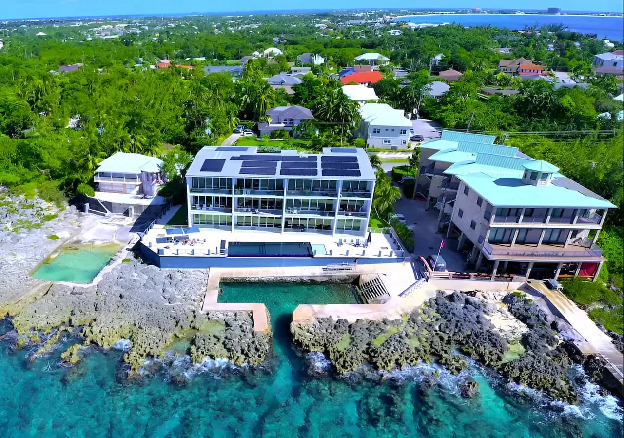 1-Zimmer Penthouse-Oceanfront Condo mit Infinity-Pool, Foto 3