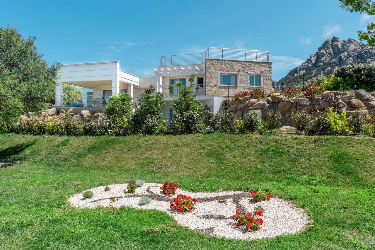 Villa con Vista al Mar y Mezcla de Arquitectura Moderna y Tradicional, foto 3