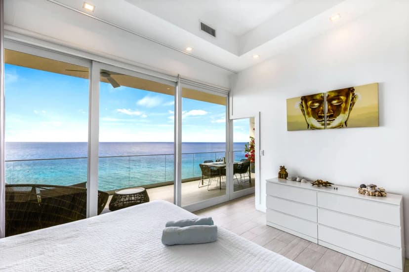 Modern Penthouse Oceanfront 1 Bdr Condo /w Pool