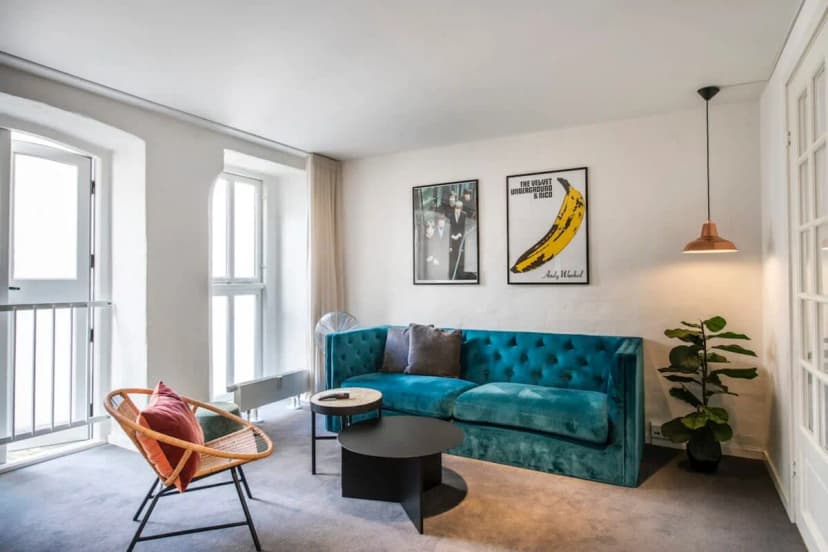 Lovely 2 BR flat right next to the Royal Palace