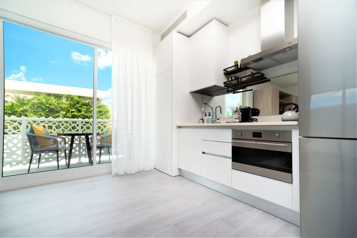 Rooftop Pool Apartment in Seven Mile Beach photo 2