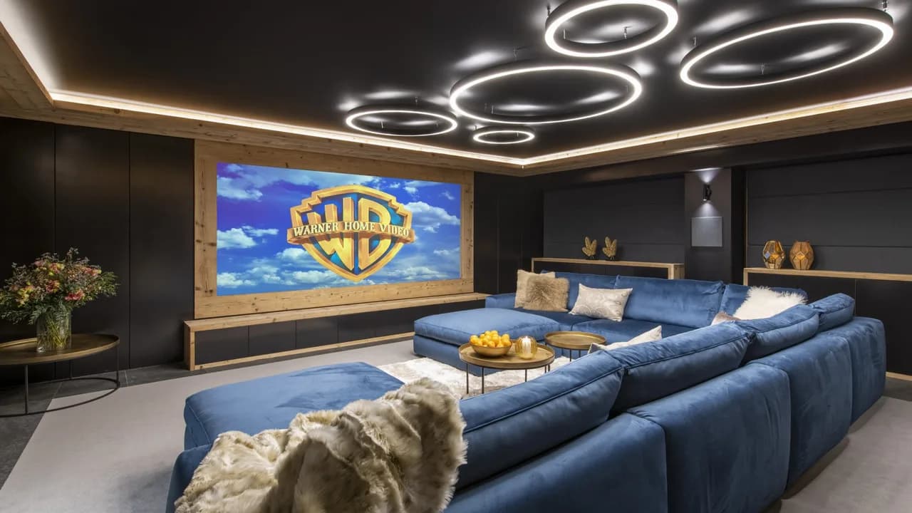 Retiro Lujoso Con Piscina Interior y Cine en Casa, foto 4