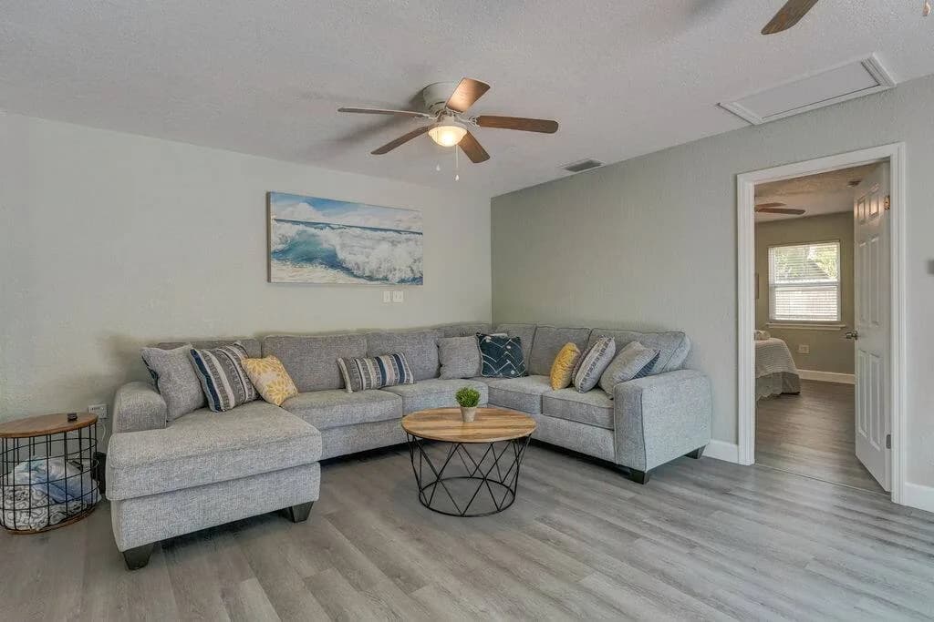 Pet-Friendly House with Heated Pool in Tampa Bay Area, foto 4
