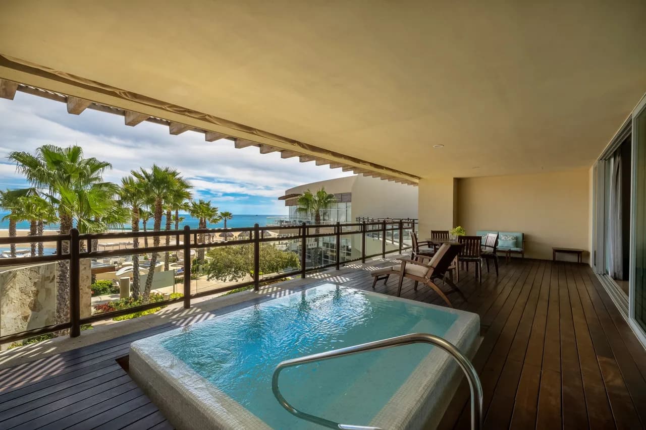 Extraordinary Villa  With Pool And 2 Jacuzzis