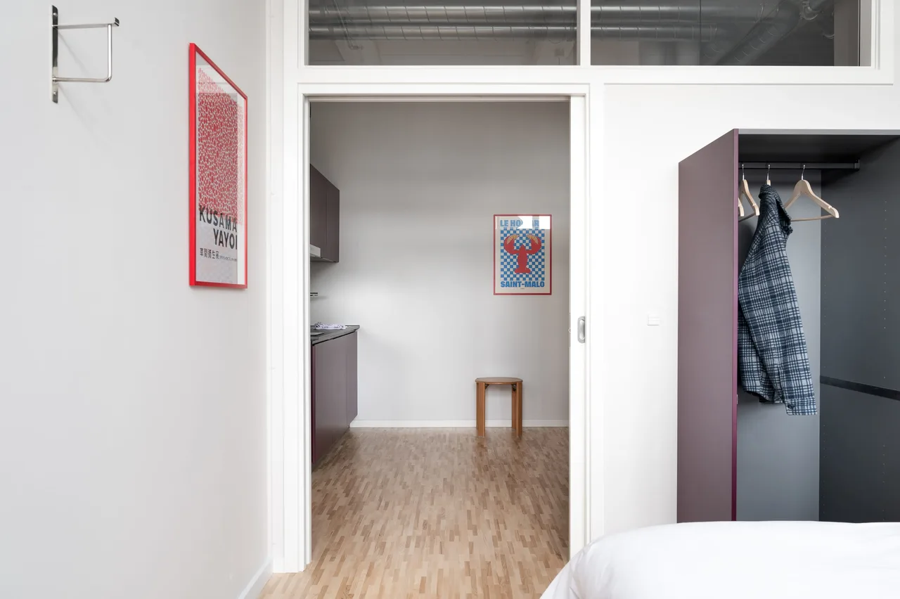 South Studios 2BR by Daniel & Jacob's photo 4