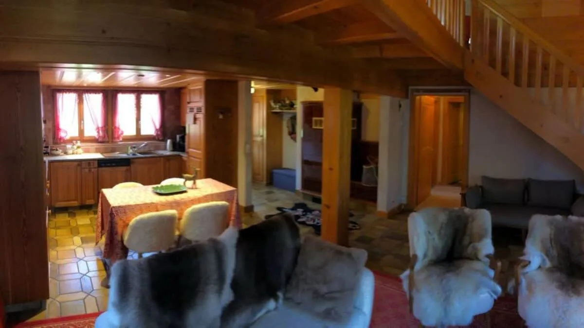 Super Cute and Cozy Chalet in the Village Center photo 4