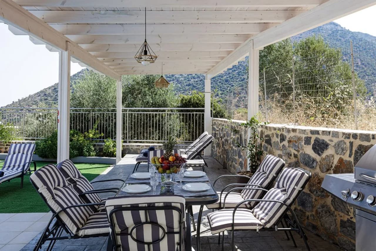 Exquisite Family Vacation Villa In Crete photo 3