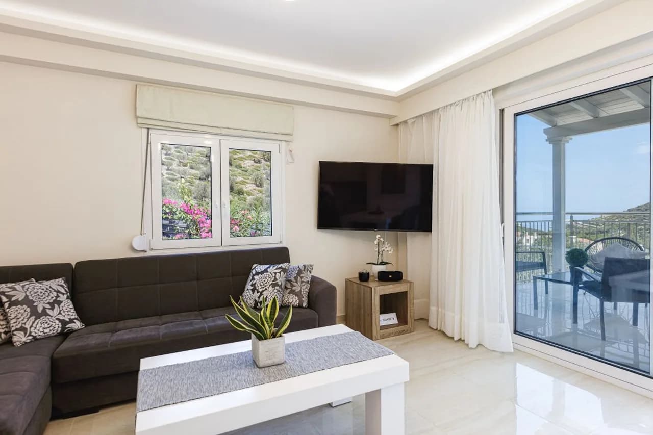 Secluded Family Retreat in Crete with Great View photo 2