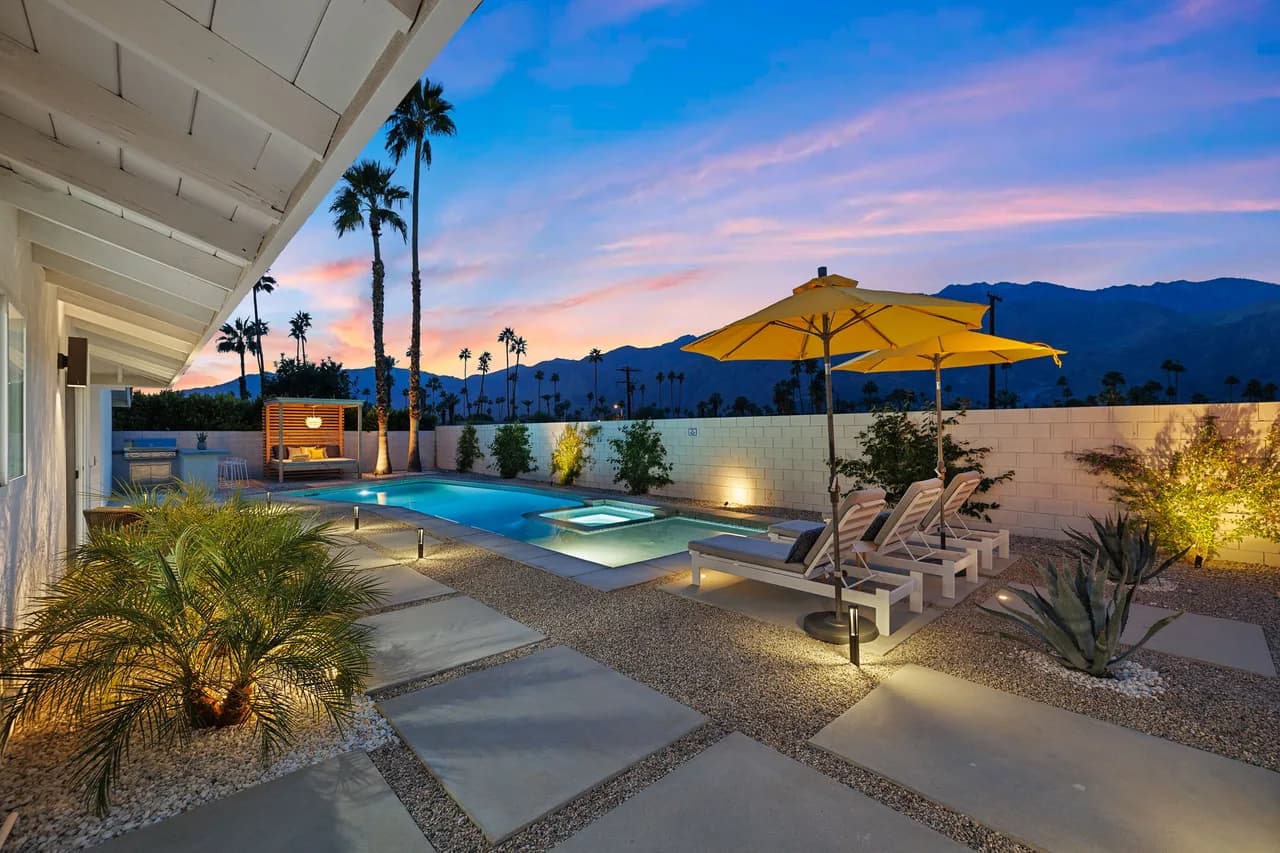 Üppiges Gartenrefugium mit Pool in Palm Springs, Foto 3