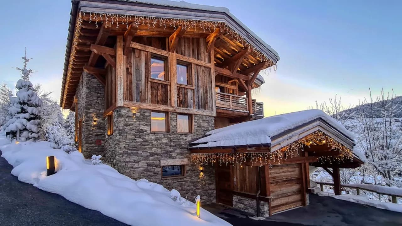 EXCEPTIONAL 4BR CHALET WITH PICTURESQUE VIEW, foto 2