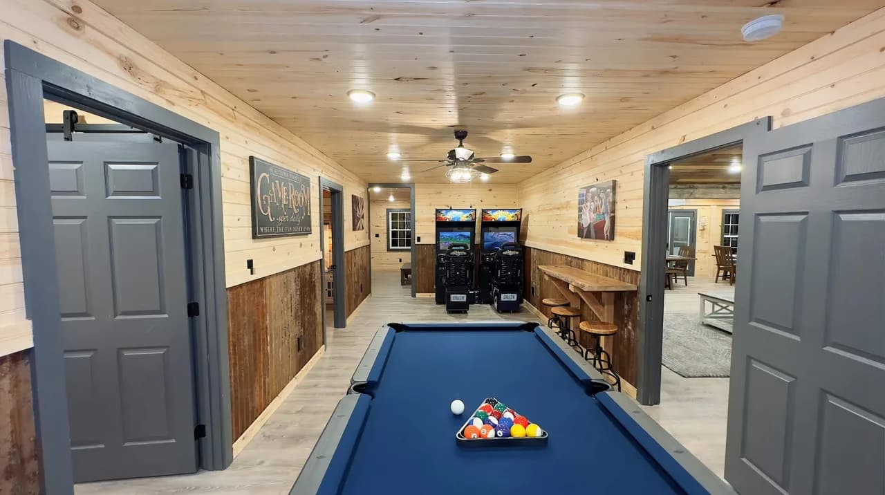 Poolside at Autumn Woods: Indoor pool, Theater, and Arcade! photo 2