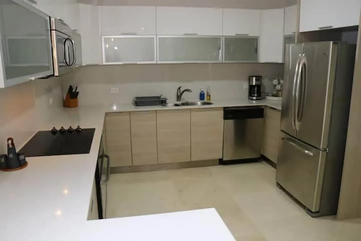 Luxury 2-Bedroom Condo in Playa Bonita photo 4