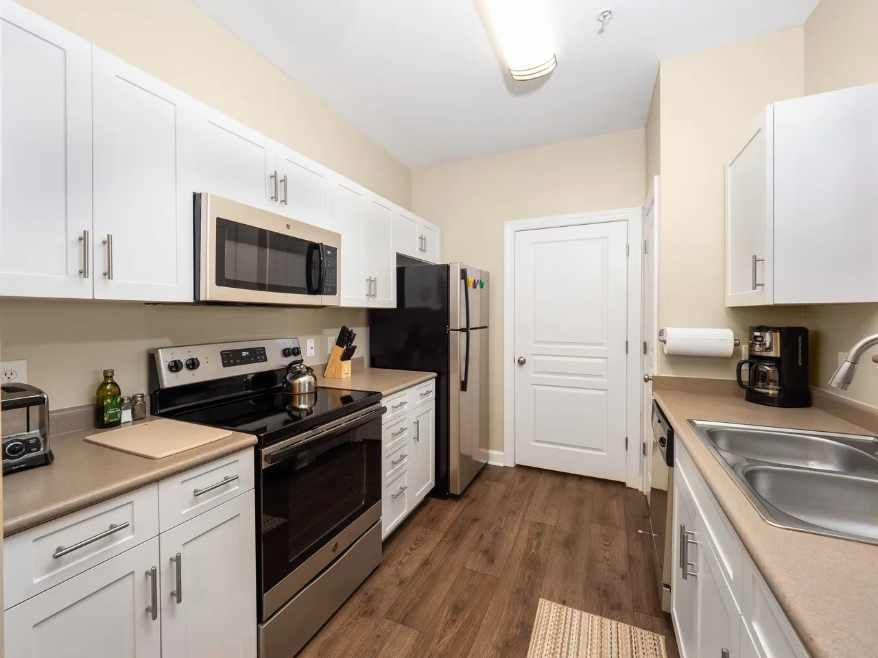Urban Oasis 2BR Townhome photo 4