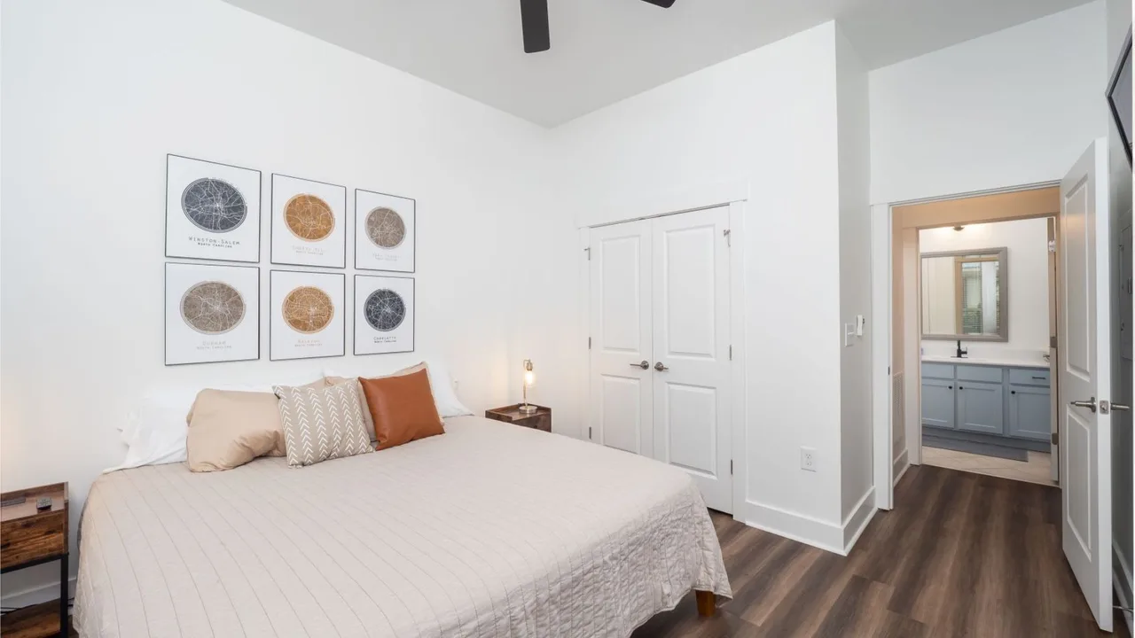Luxury 1-Bedroom Oasis in Cary photo 2