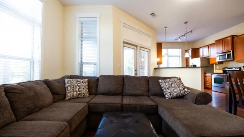 Breathtaking Lakeside Sanctuary Furnished With 2BR
