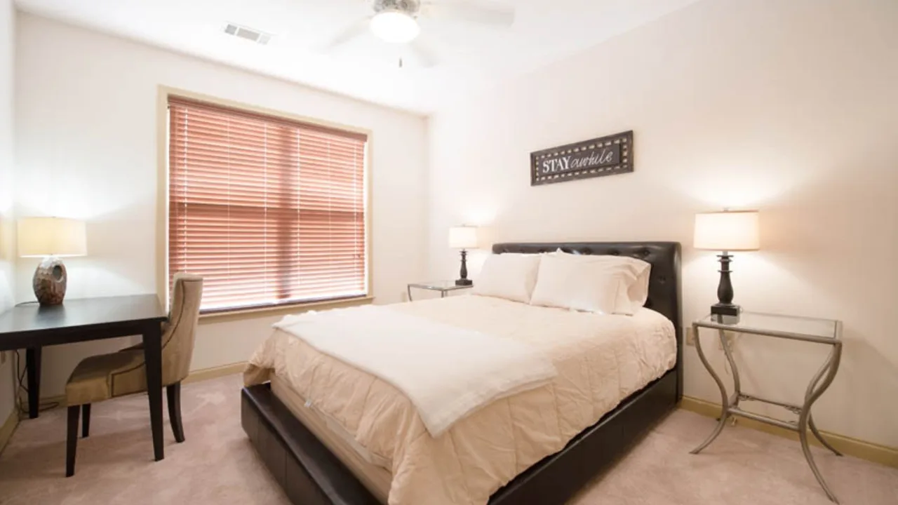 Elegant 2br Sanctuary at the Arboretum photo 2