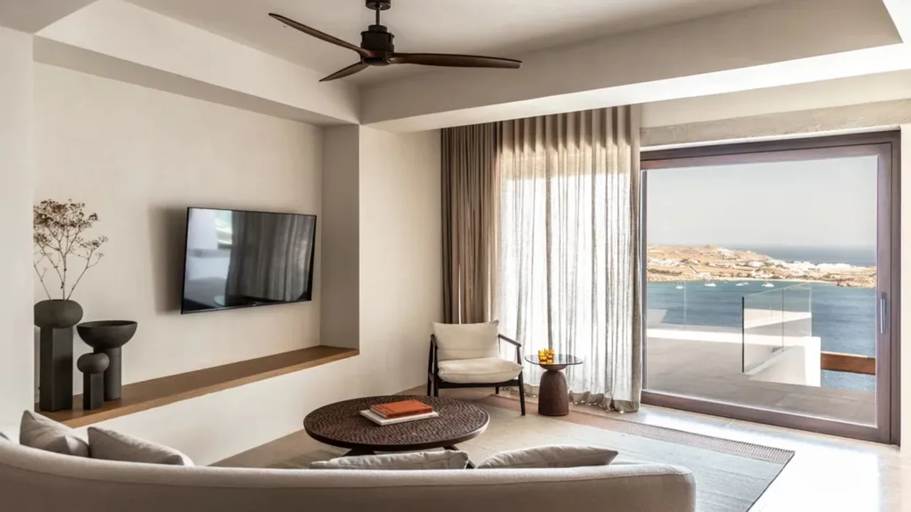 Exquisite Luxury Villa Atop The Hill Of Psarou Bay, photo 4