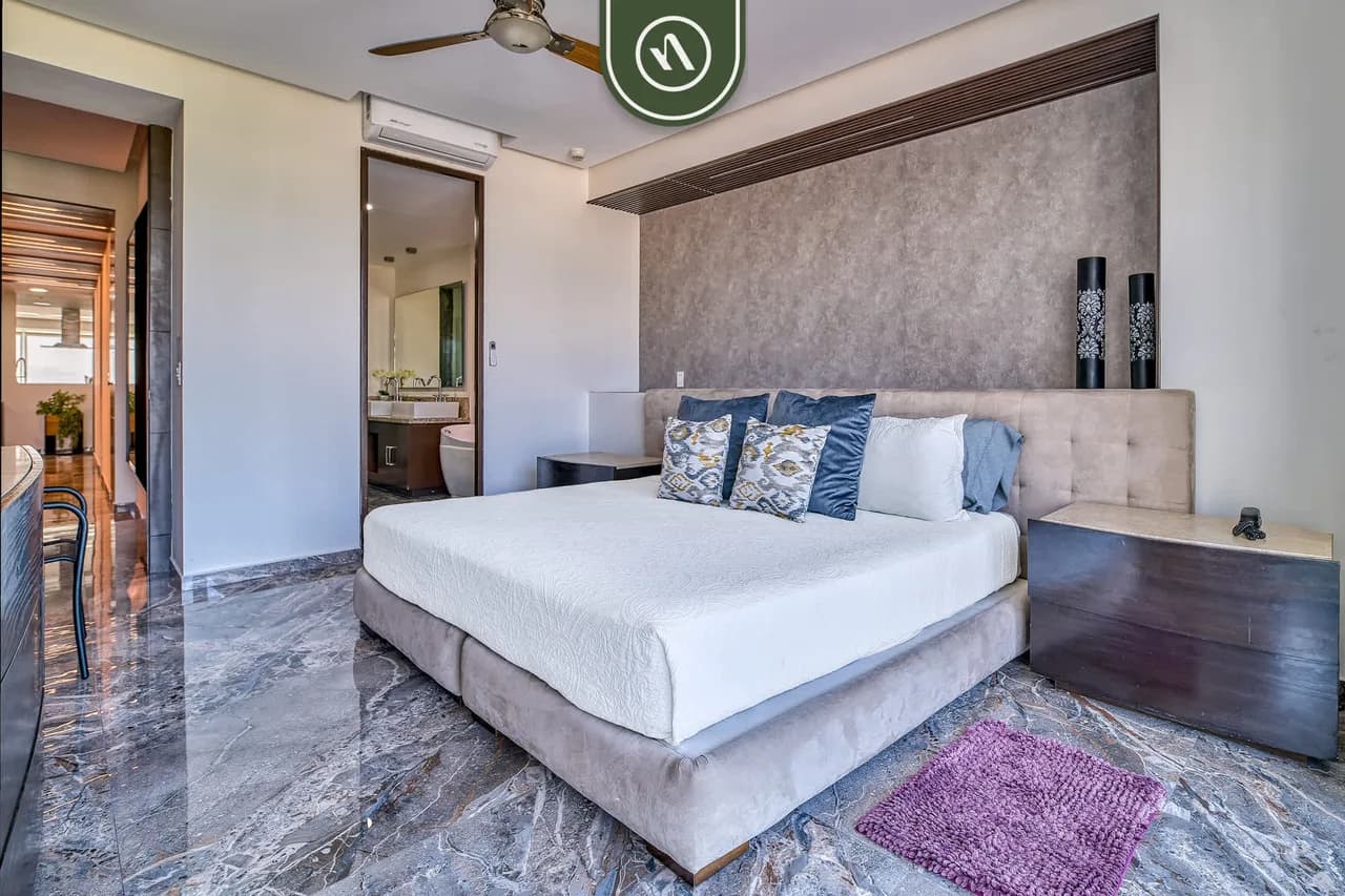 Beachview Luxury  3 BR Condo - Pools - Beach photo 2