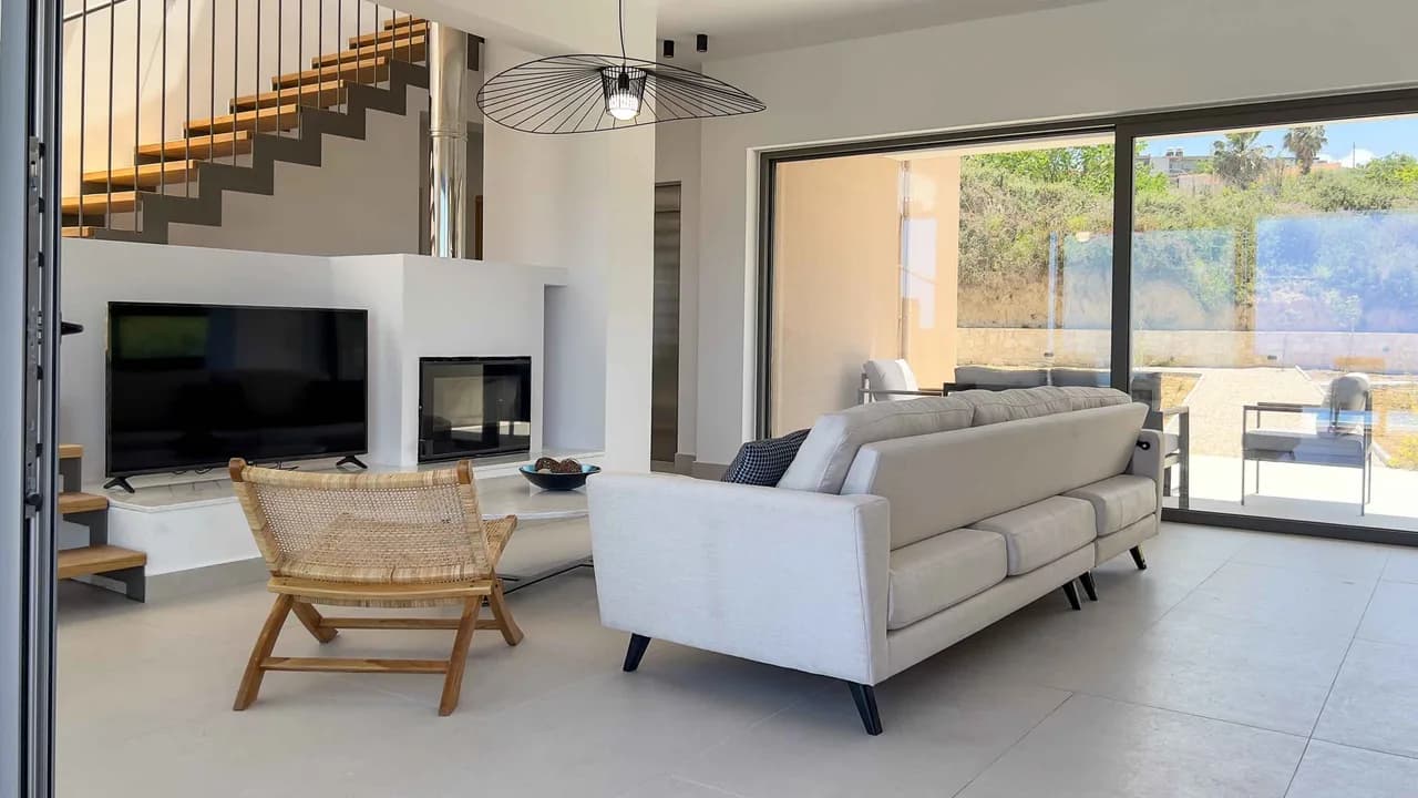 A Serene Retreat With Stunning Sea Views photo 2