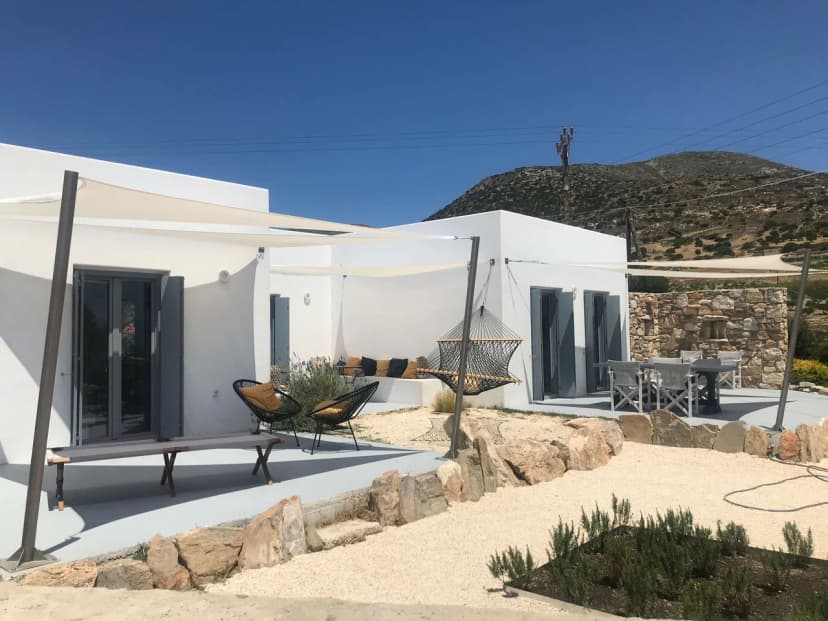 Beautiful Cycladic Home With Comfortable Amenities
