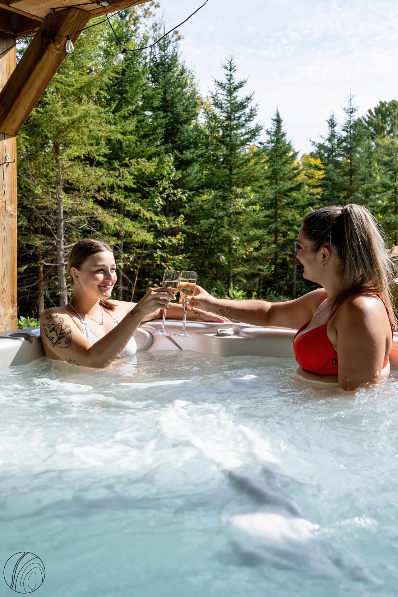 Le Boisé |  hot tub |  pool table | Dogfriendly photo 2