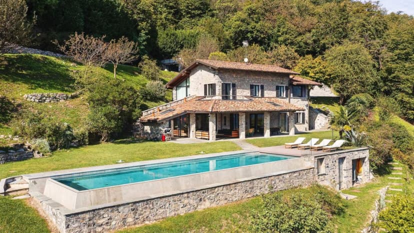 Lakefront 4BR Villa With Infinity Pool