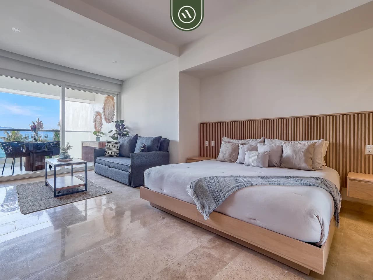 Stunning Oceanfront Condo - Rooftop - Beach - Pool, foto 3