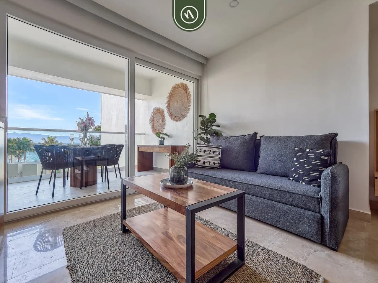 Stunning Oceanfront Condo - Rooftop - Beach - Pool, foto 4