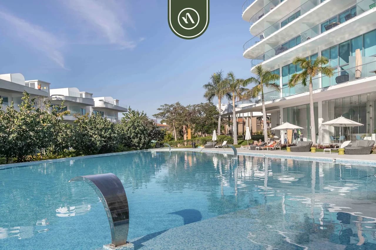 Luxury 3 BR Condo - Beach Access 1 Block Away photo 3