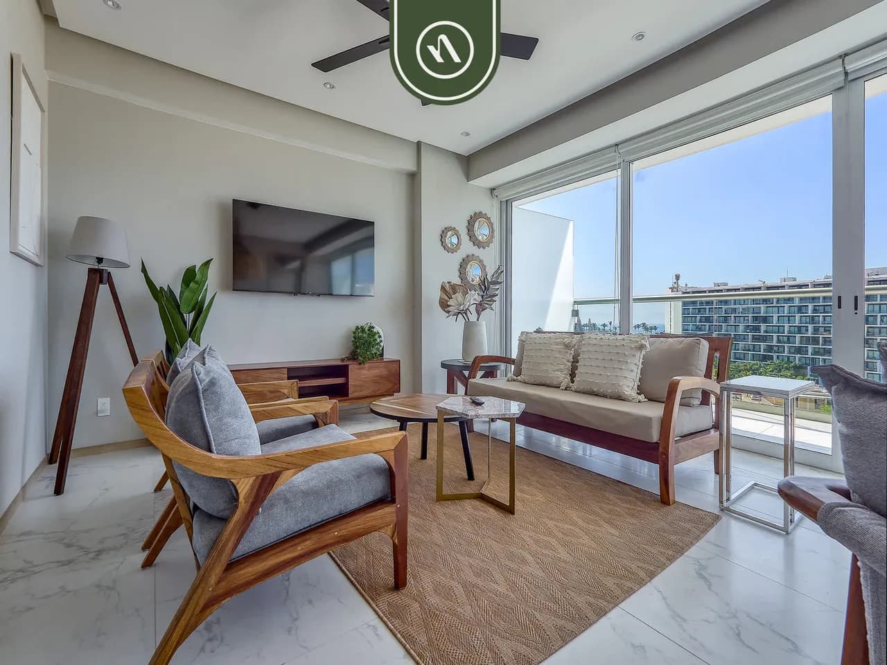 Luxury 3 BR Condo - Beach Access 1 Block Away photo 4