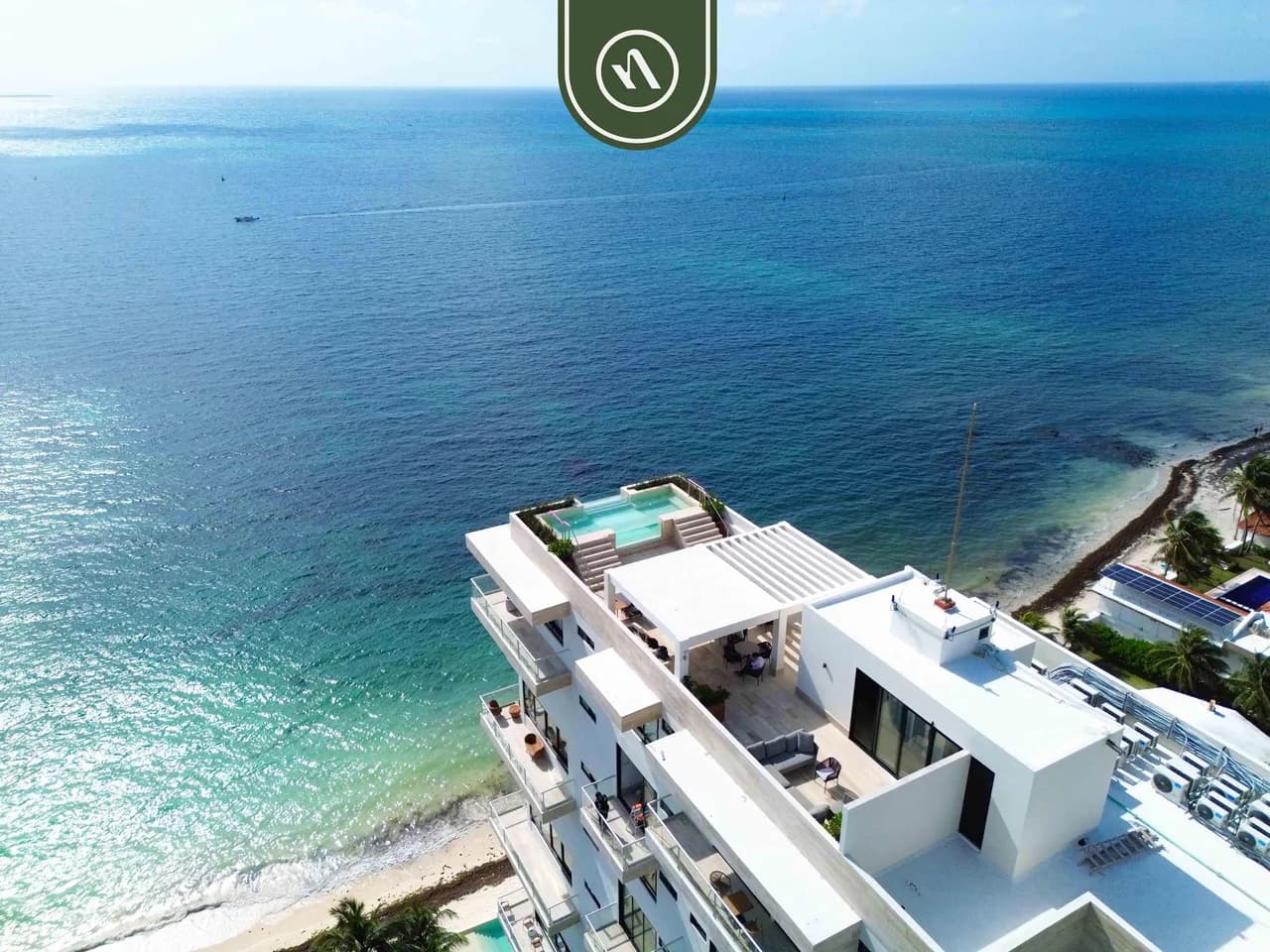 Beachfront 2BR Condo - Stuning Rooftop Pool  photo 3